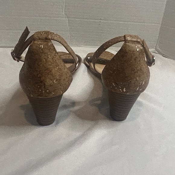 ANN TAYLOR SANDALS - Picture 5 of 13